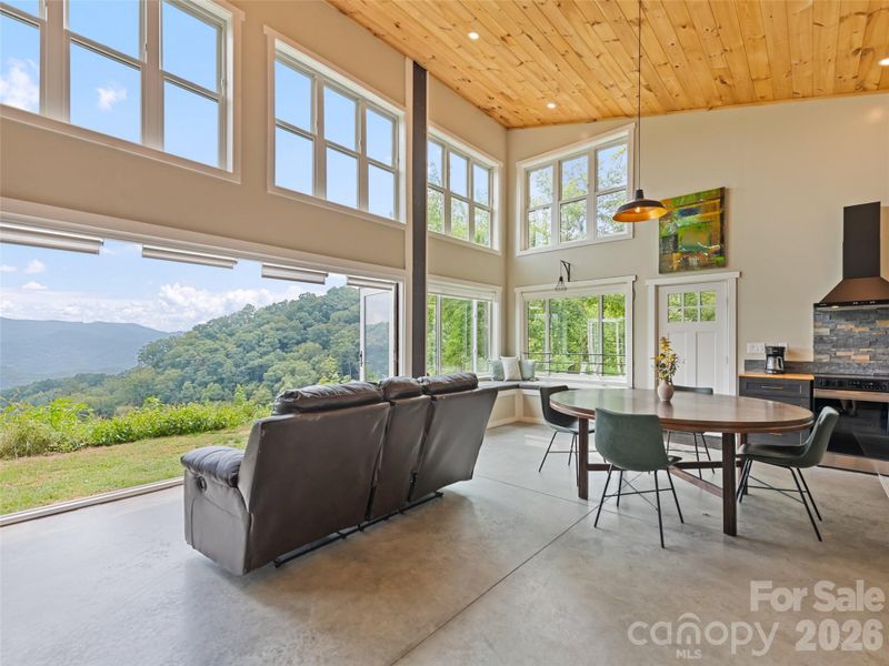 Community amenities in , Clyde (Image 21).