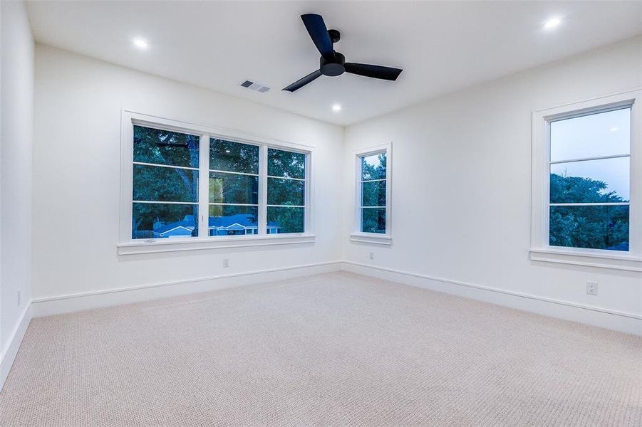 Spacious, unfurnished interior of a new home in , Dallas (Image 20). Spacious, unfurnished interior of a new home in , Dallas (Image 20).