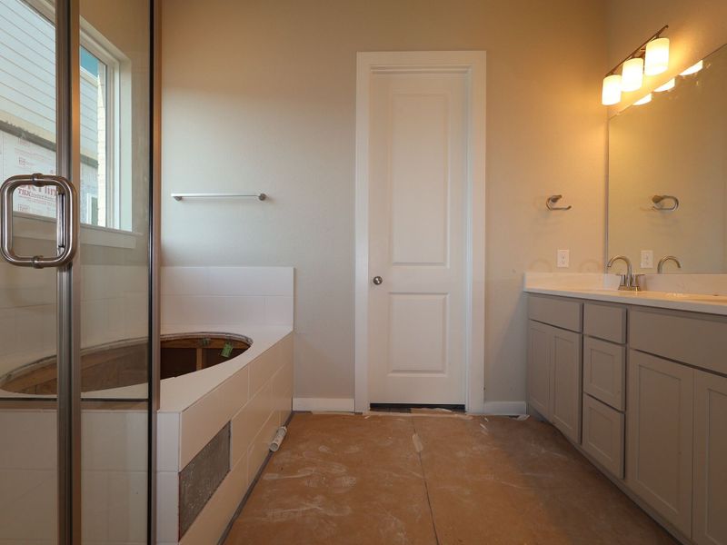 Owner's Bathroom Owner's Bathroom