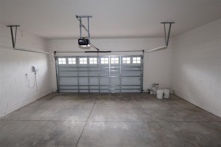 Spacious, unfurnished interior of a new home in Center Lake on the Park, St. Cloud (Image 57).