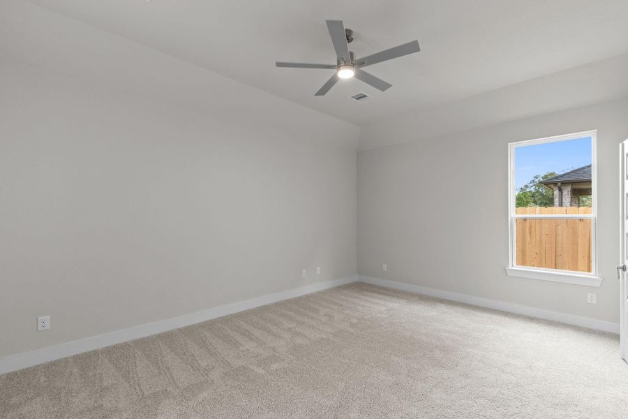 Spacious, unfurnished interior of a new home in Barton Creek Ranch, Conroe (Image 28). Spacious, unfurnished interior of a new home in Barton Creek Ranch, Conroe (Image 28).