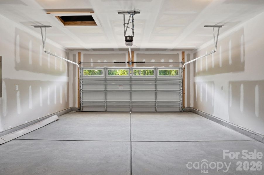 Spacious, unfurnished interior of a new home in Enclave at Riverdale, Huntersville (Image 30).