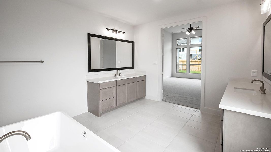 Furnished interior view inside a new home in Kinder Ranch 70', San Antonio (Image 6). Furnished interior view inside a new home in Kinder Ranch 70', San Antonio (Image 6).