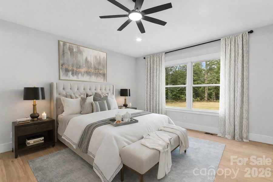 Has 4 or 5 Bedrooms.