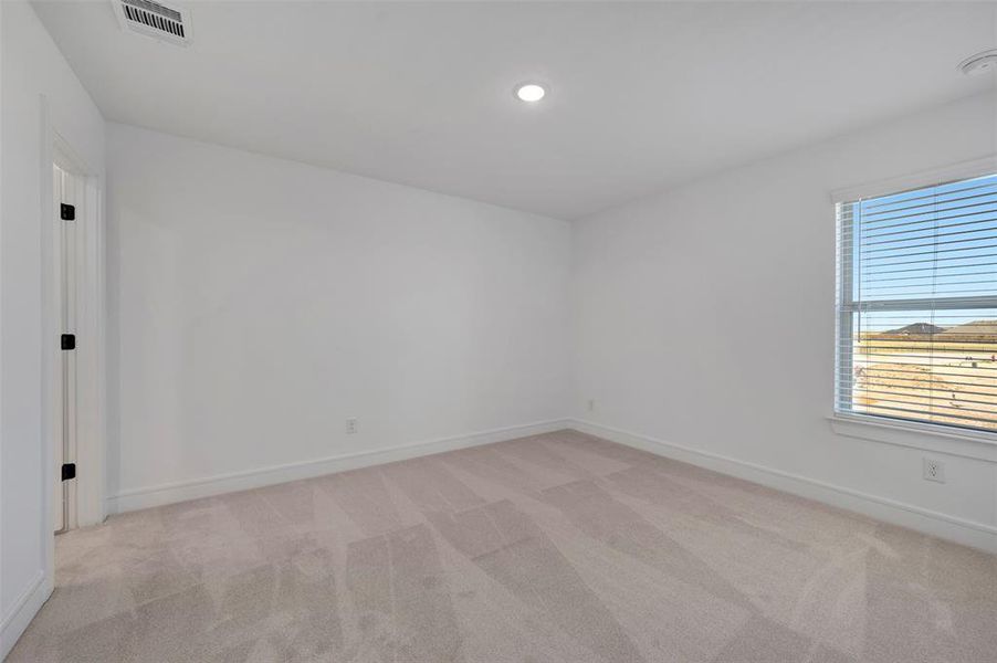 Spacious, unfurnished interior of a new home in Timberbrook, Justin (Image 25).