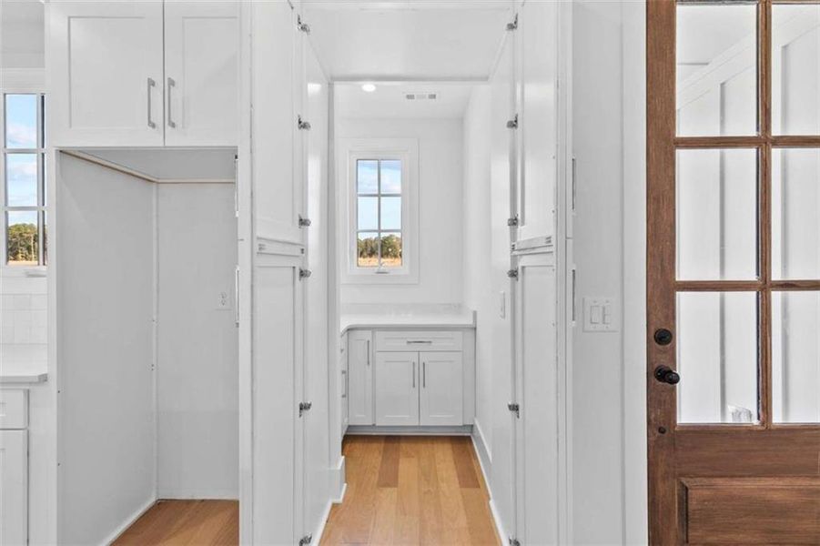 Spacious, unfurnished interior of a new home in , Peachtree City (Image 24).