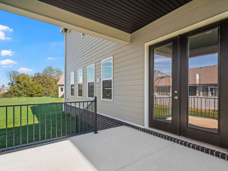 Exterior details and patio area of a home in Shelton Square, Murfreesboro (Image 31).