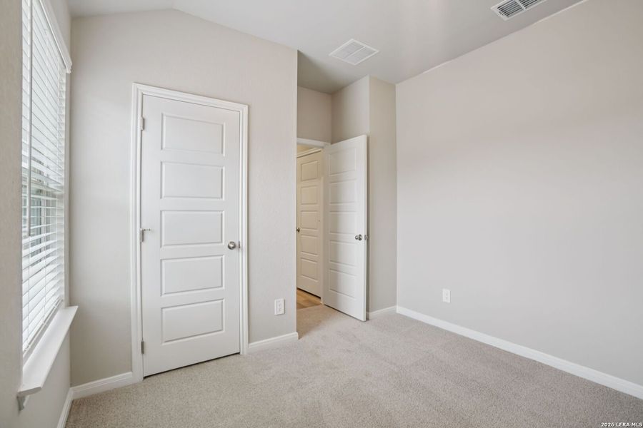 Spacious, unfurnished interior of a new home in Royal Crest, San Antonio (Image 22).