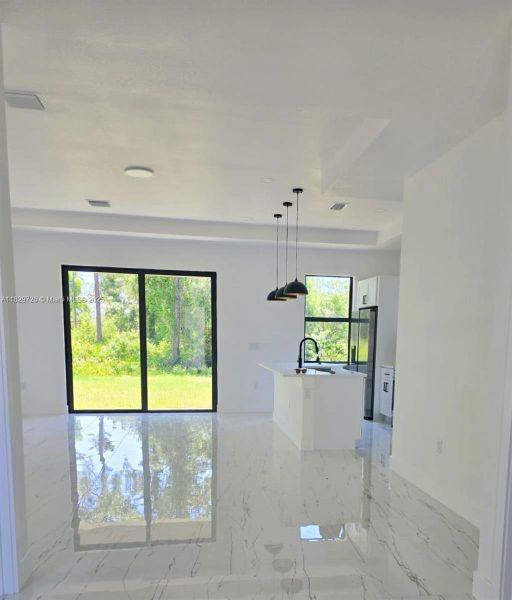 Spacious, unfurnished interior of a new home in , Lehigh Acres (Image 17).