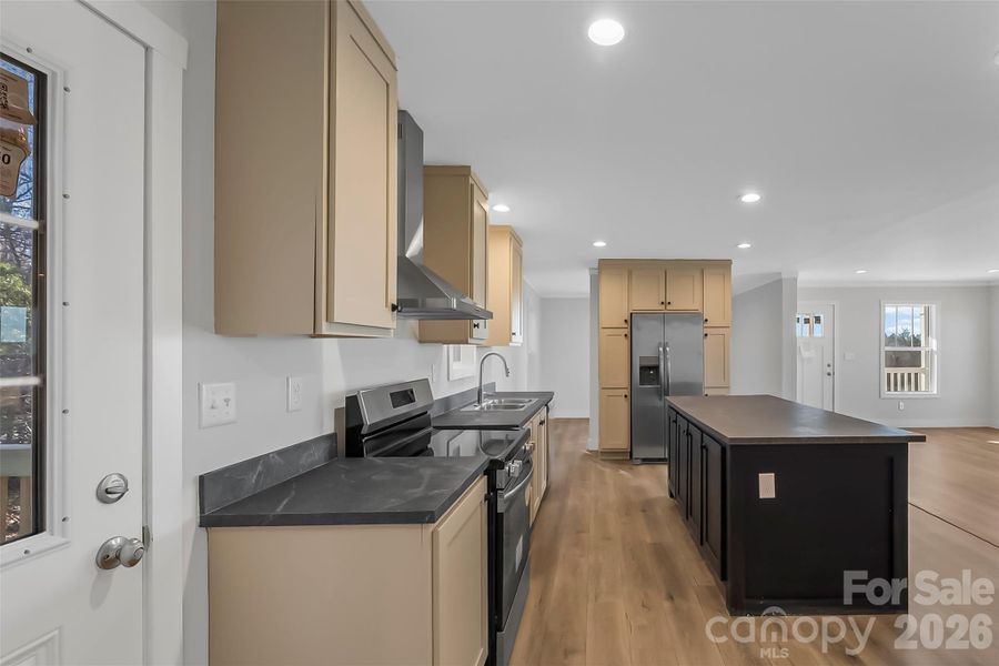 spacious kitchen with great cabinet space