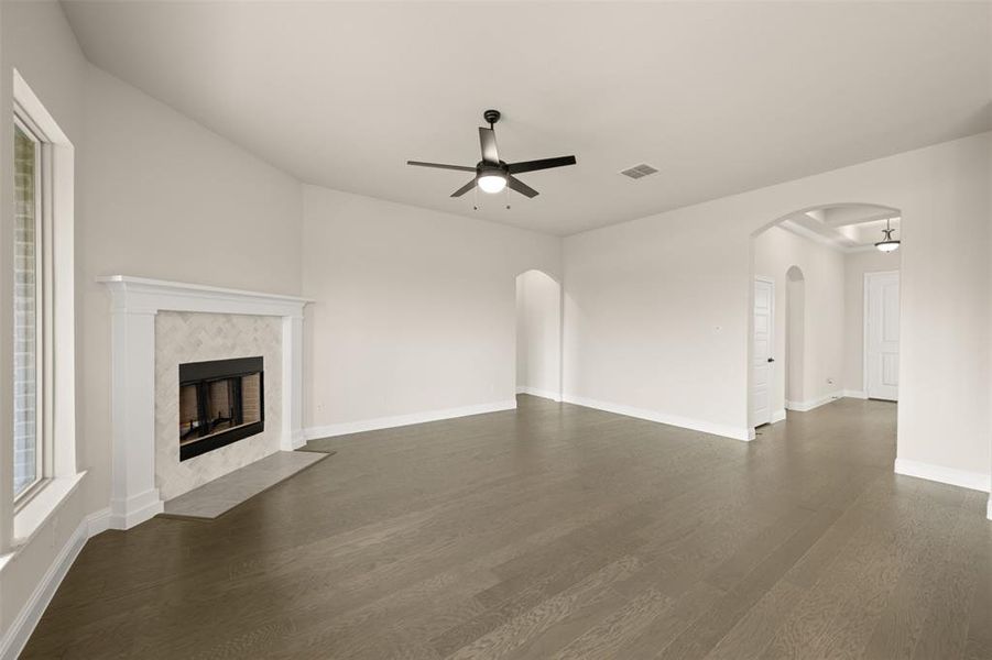 Spacious, unfurnished interior of a new home in Mockingbird Hills, Joshua (Image 21). Spacious, unfurnished interior of a new home in Mockingbird Hills, Joshua (Image 21).