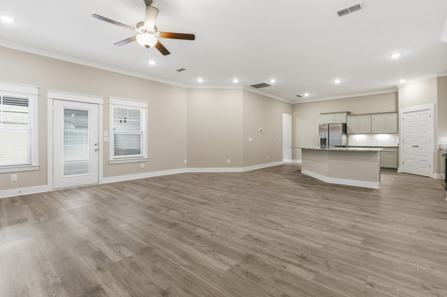 Spacious, unfurnished interior of a new home in Veterans Cove, Murfreesboro (Image 29).