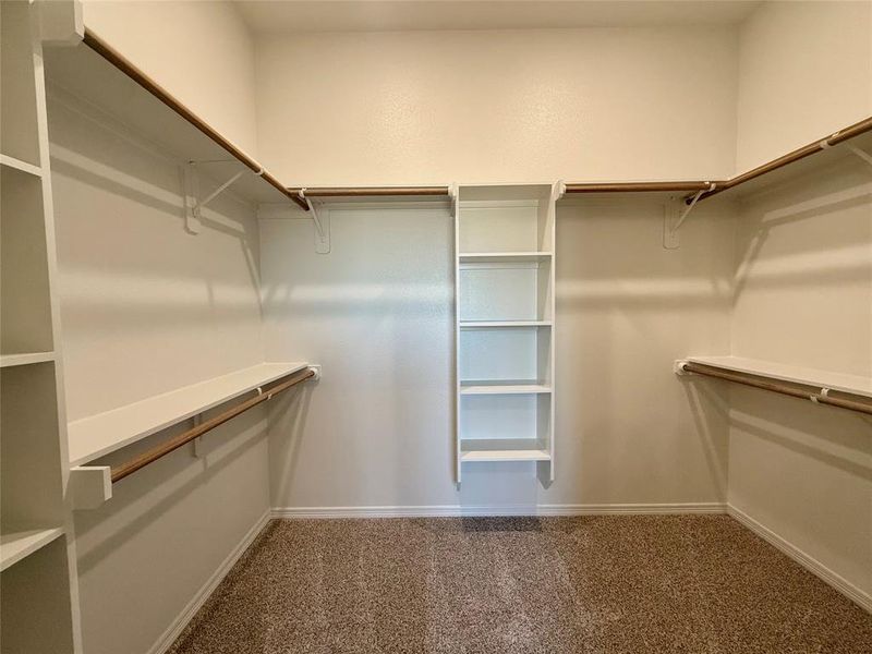 Spacious, unfurnished interior of a new home in , Lorena (Image 24).