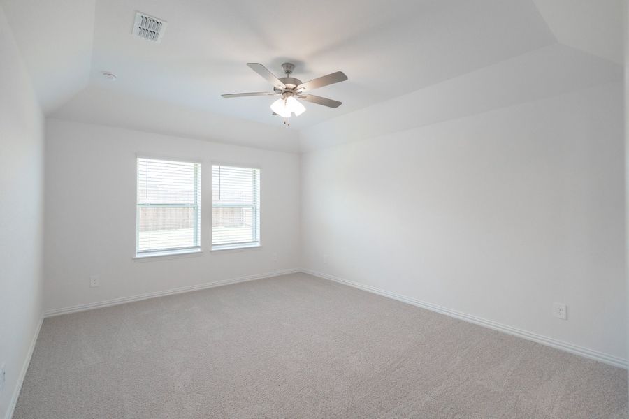 Spacious, unfurnished interior of a new home in Saratoga, Aubrey (Image 19). Spacious, unfurnished interior of a new home in Saratoga, Aubrey (Image 19).
