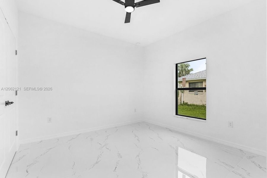 Spacious, unfurnished interior of a new home in , Cape Coral (Image 21).