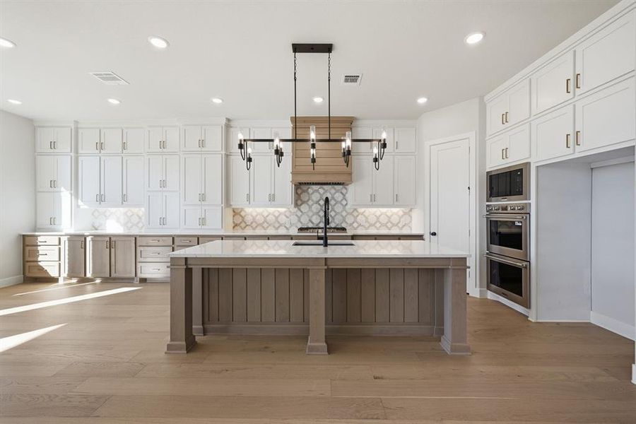 Furnished interior view inside a new home in Star Trail, Prosper (Image 4).