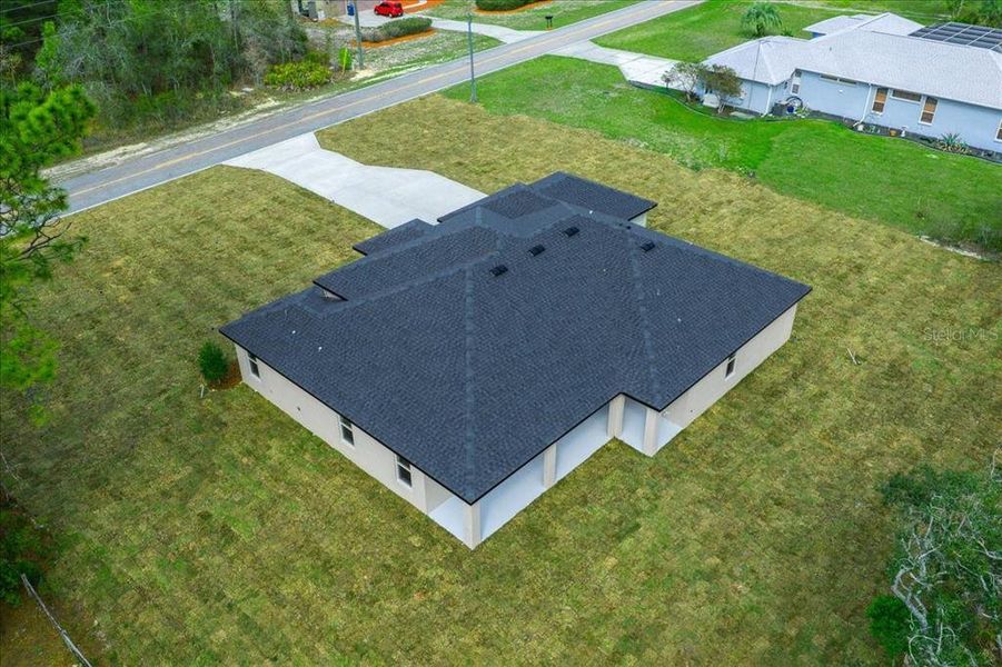 Exterior details and patio area of a home in , Weeki Wachee (Image 40).