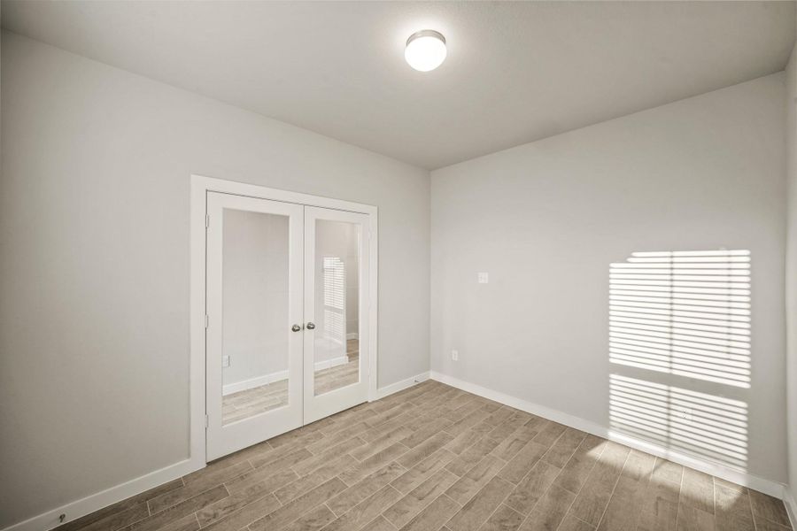 Spacious, unfurnished interior of a new home in Sunterra North, Katy (Image 22). Spacious, unfurnished interior of a new home in Sunterra North, Katy (Image 22).