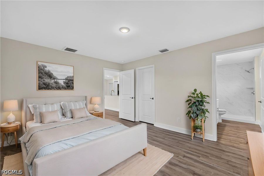 Furnished interior view inside a new home in Cape Coral, Cape Coral (Image 6).