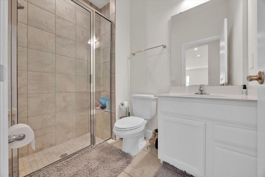 Furnished interior view inside a new home in , Apopka (Image 30).