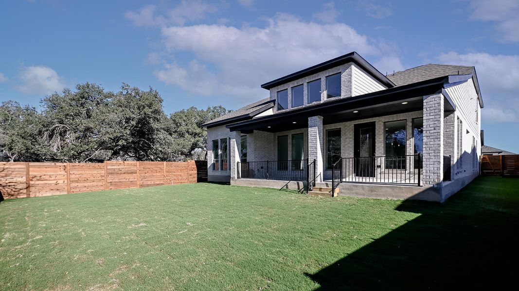 Exterior details and patio area of a home in Juniper Springs, Lockhart (Image 18).