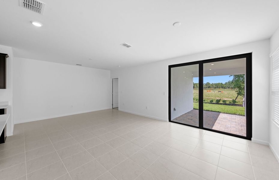 Spacious, unfurnished interior of a new home in Caloosa Cove, Labelle (Image 19).