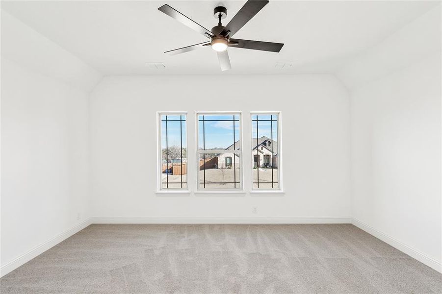 Spacious, unfurnished interior of a new home in Crystal Lake Estates, Red Oak (Image 28).