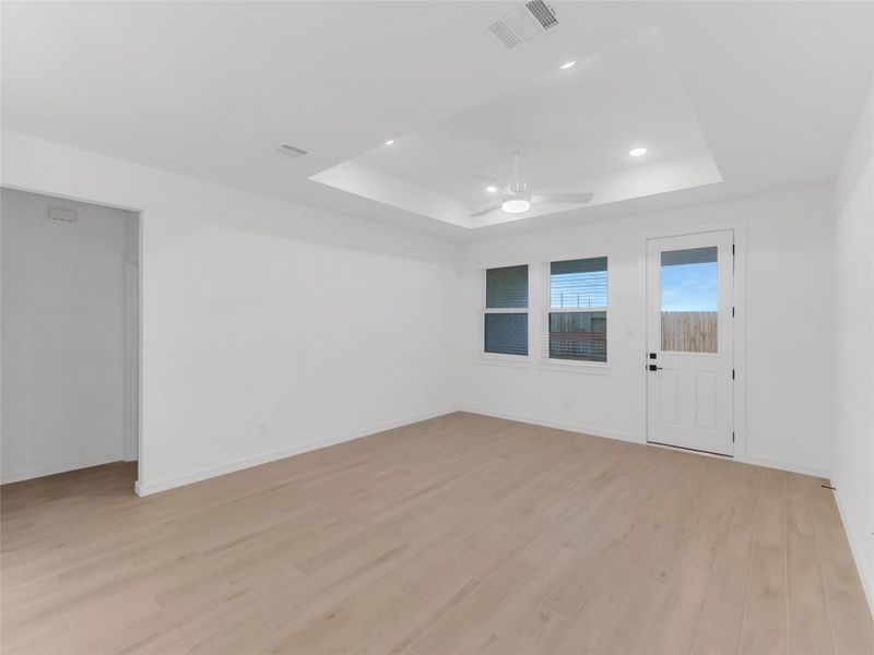 Spacious, unfurnished interior of a new home in Oakberry Trails, Waller (Image 36).