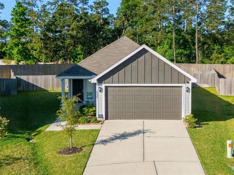 Corner lot positioned in strategic location within River's Edge, proximity to amenities, and the stunning natural surroundings that make this home truly special.