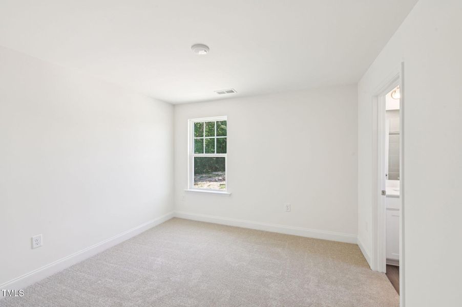 21-web-or-mls-236 Alden Way-021