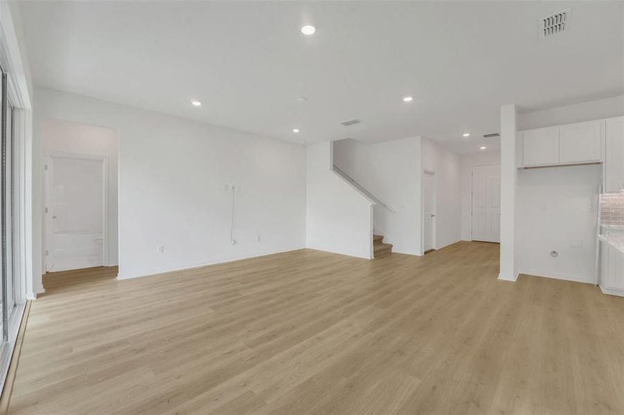 Spacious, unfurnished interior of a new home in Tuscan Hills, Dade City (Image 18).