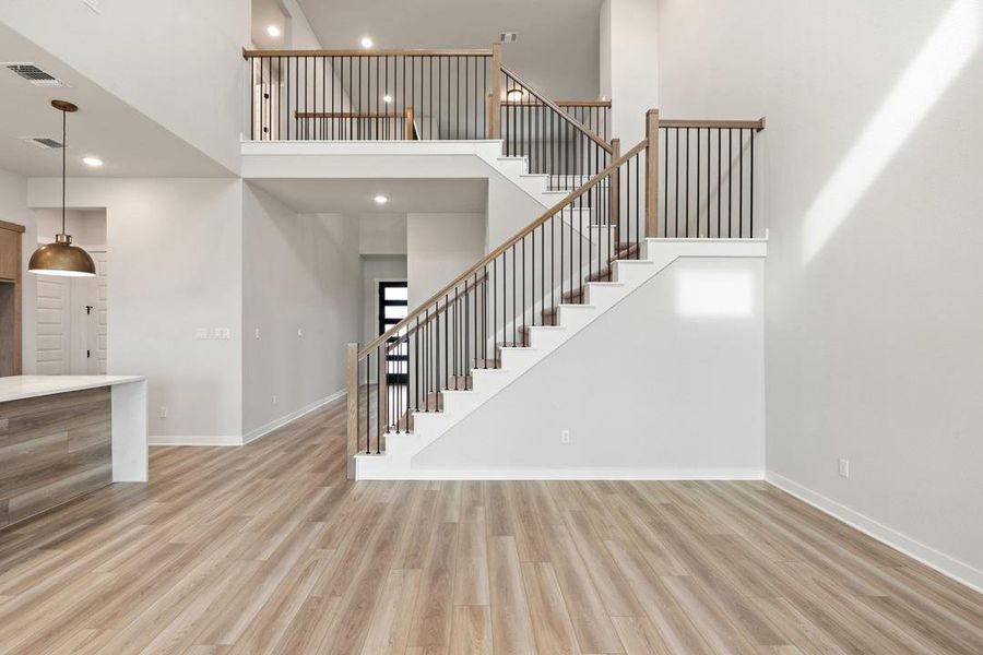 Spacious, unfurnished interior of a new home in Lagos Reserve, Manor (Image 25).