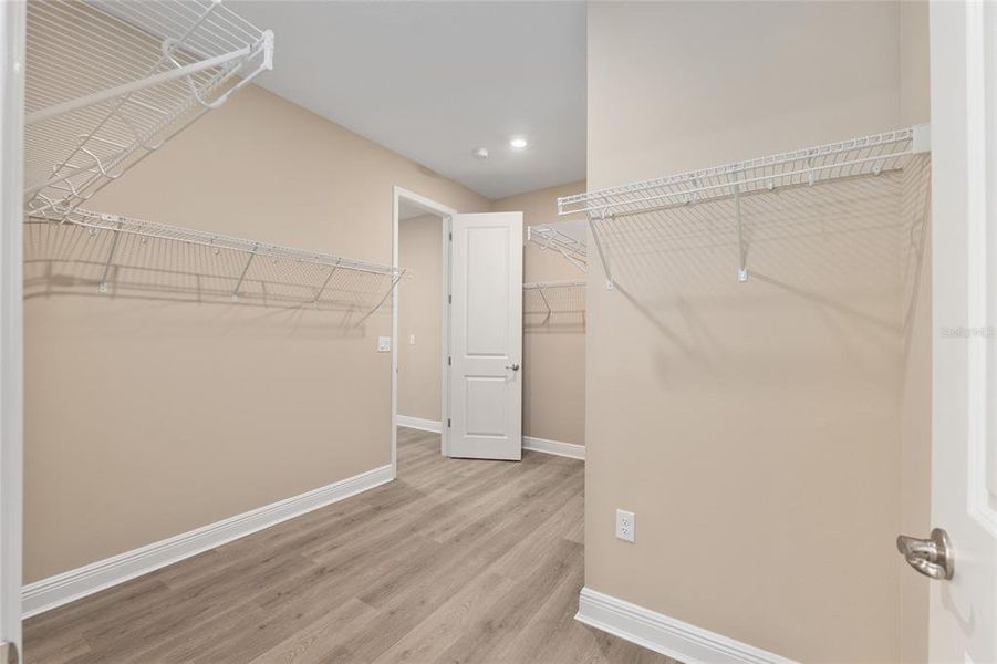 Spacious, unfurnished interior of a new home in , Ocala (Image 50).