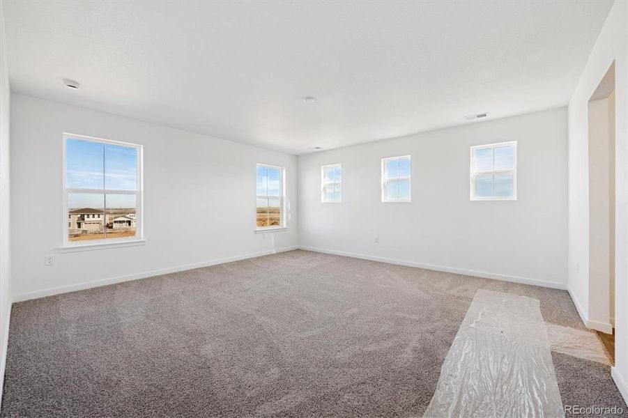 Spacious, unfurnished interior of a new home in Harvest Crossing, Aurora (Image 15). Spacious, unfurnished interior of a new home in Harvest Crossing, Aurora (Image 15).