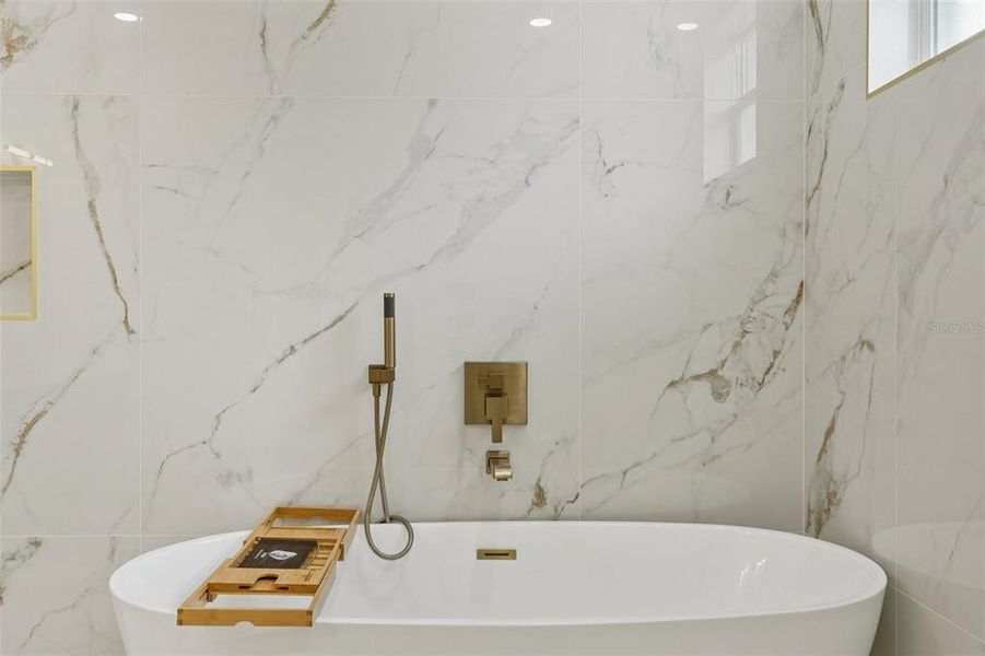 Close-up of interior finishes inside a home in , Clearwater (Image 21). Close-up of interior finishes inside a home in , Clearwater (Image 21).