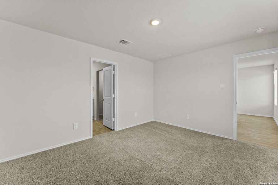Spacious, unfurnished interior of a new home in Swenson Heights, Seguin (Image 21).