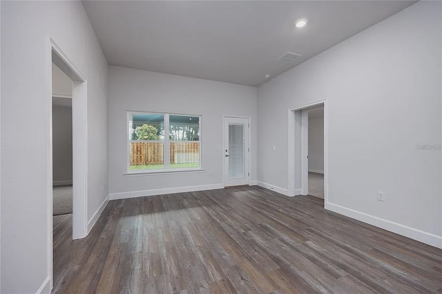 Spacious, unfurnished interior of a new home in Kirkland Farms, Alachua (Image 19). Spacious, unfurnished interior of a new home in Kirkland Farms, Alachua (Image 19).