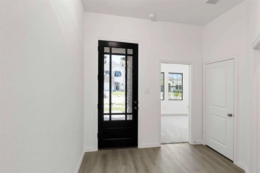 Spacious, unfurnished interior of a new home in Coyote Meadows 50s, Anna (Image 18).