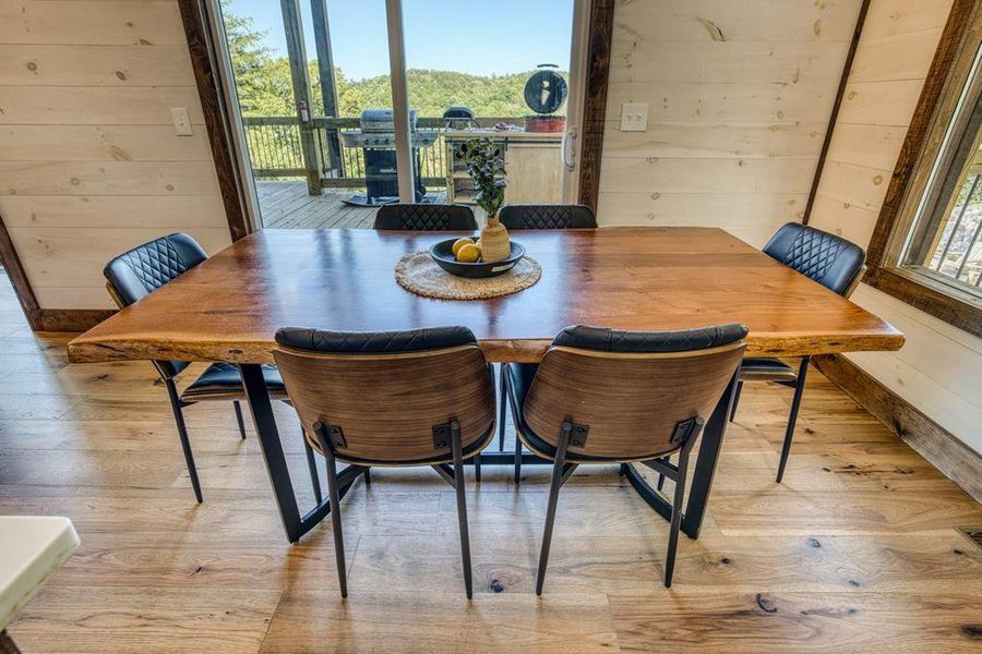 Community amenities in , Mineral Bluff (Image 36).