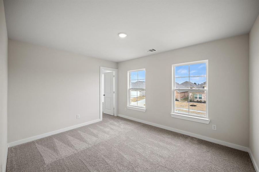 Spacious, unfurnished interior of a new home in Summerwood Estates, Red Oak (Image 14).