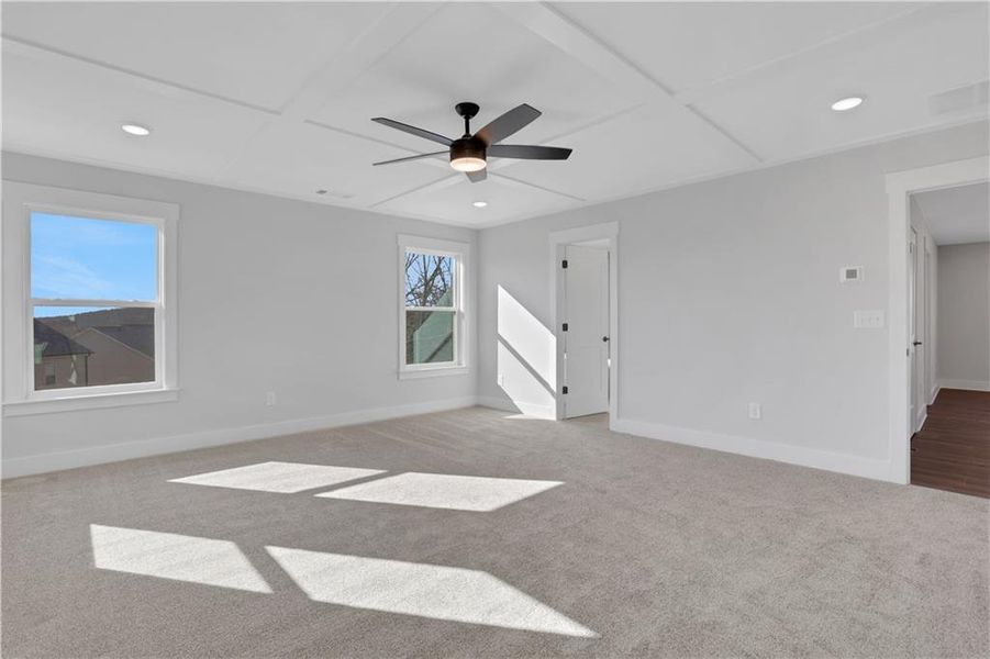 Spacious, unfurnished interior of a new home in Cambridge, Flowery Branch (Image 19).