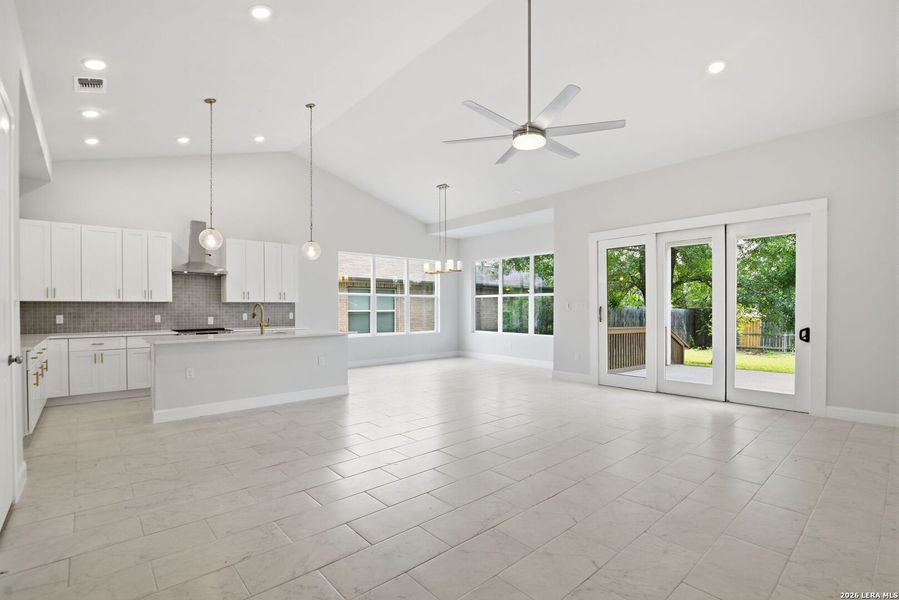Spacious, unfurnished interior of a new home in , San Antonio (Image 14).