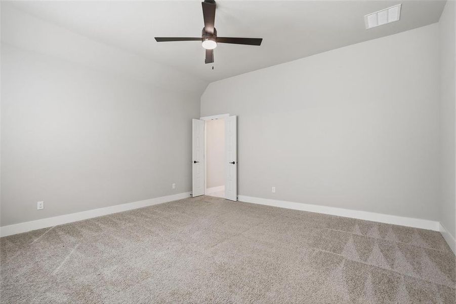 Spacious, unfurnished interior of a new home in Whispering Winds, Springtown (Image 30).