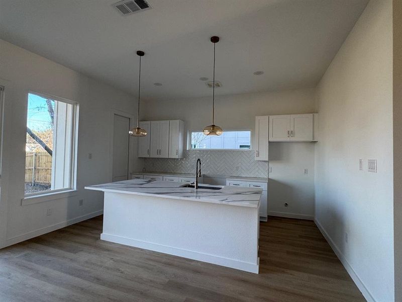 Kitchen with Island Bar Kitchen with Island Bar