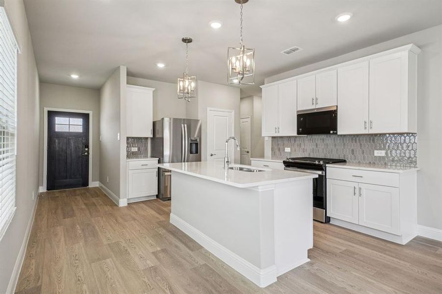 Photo is not of the actual home, but is an inspirational photo of builder’s model home and may depict options, furnishings, and/or decorator features that are not included. Photo is not of the actual home, but is an inspirational photo of builder’s model home and may depict options, furnishings, and/or decorator features that are not included.