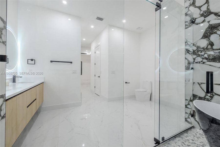 Furnished interior view inside a new home in , Cape Coral (Image 5).