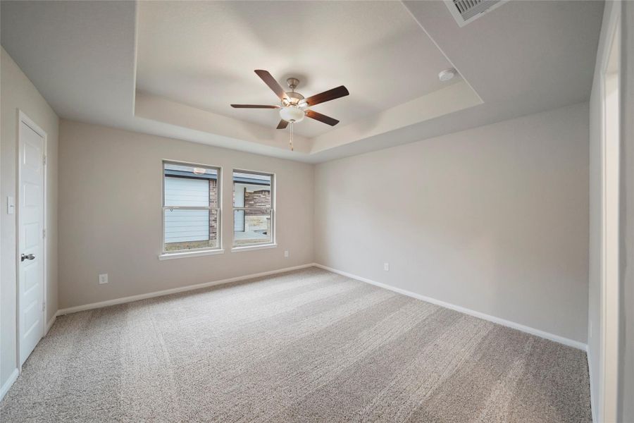 Spacious, unfurnished interior of a new home in Lexington Heights, Willis (Image 16).