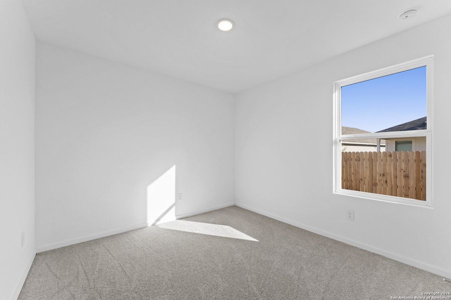 Spacious, unfurnished interior of a new home in Friendship Oaks, Fredericksburg (Image 20).