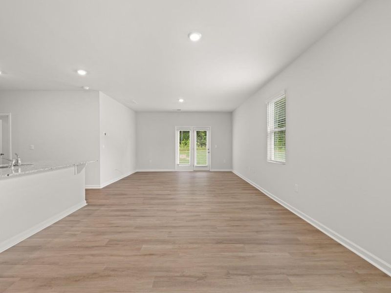 Spacious, unfurnished interior of a new home in Oakleigh Glen, Dallas (Image 20).