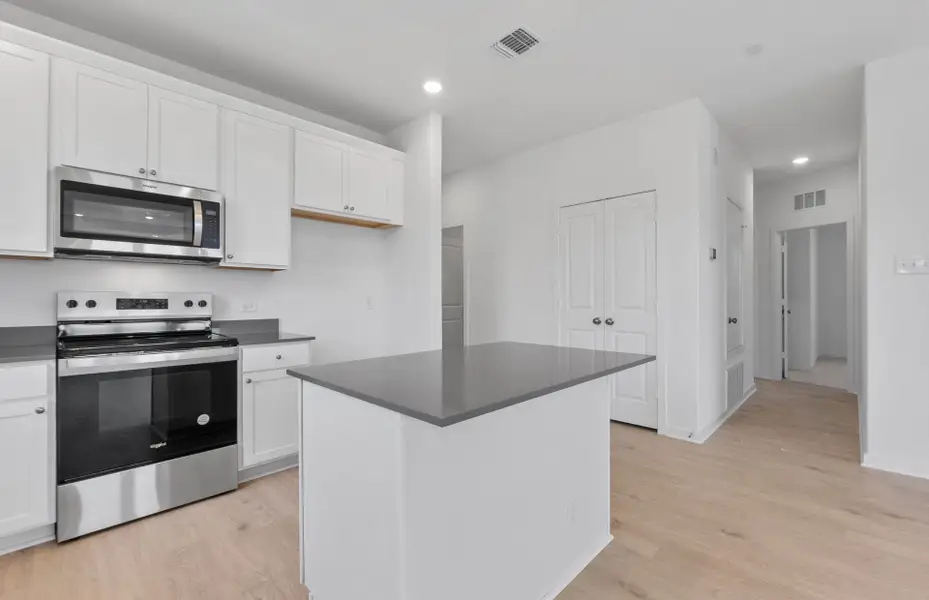 Furnished interior view inside a new home in County View, Temple (Image 10).